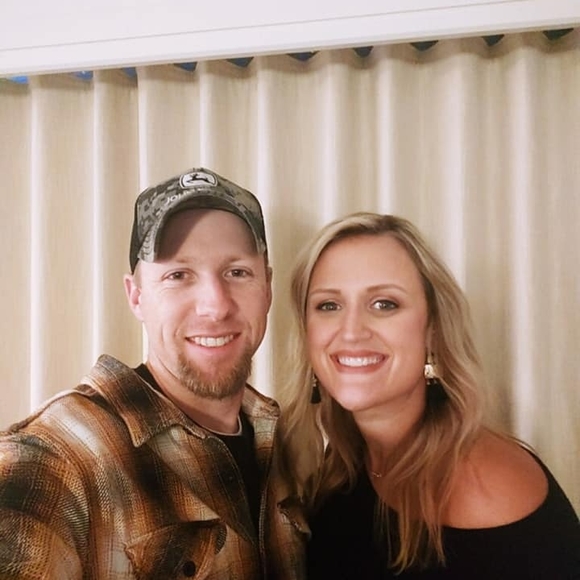 Profile Picture of Lauren Sedler (@laurenrdh08) on Poshmark