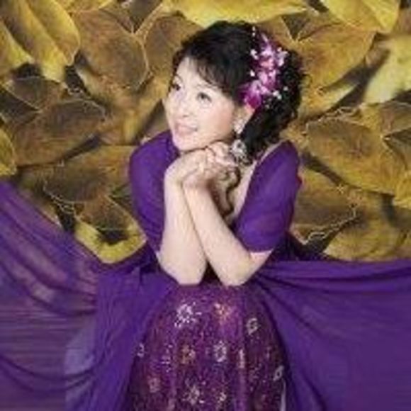 Profile Picture of Nicky Liu (@tarcyllw) on Poshmark