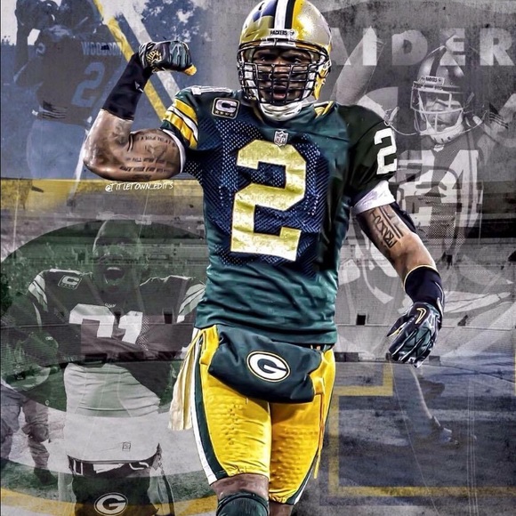 Profile Picture of Ben Calaluca (@bcalaluca) on Poshmark