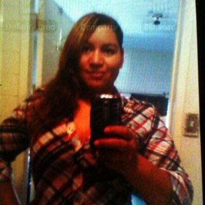 Profile Picture of Crystal Olvera (@Olvera323) on Twitter