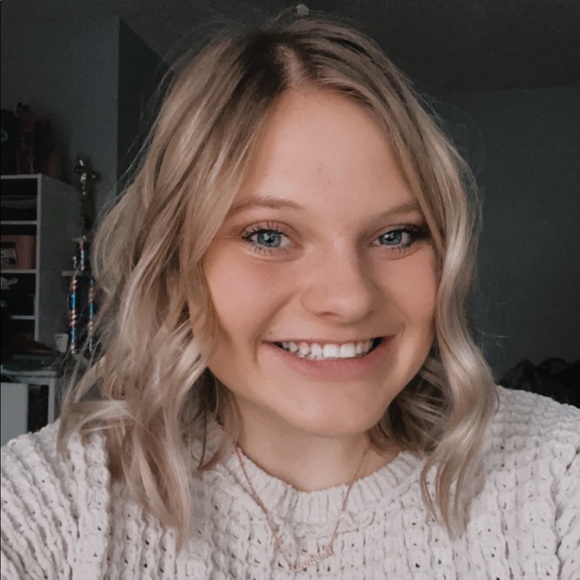 Profile Picture of Megan Mendick (@meganmendick) on Poshmark