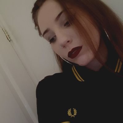Profile Picture of Jess (@Jess_Simkins) on Twitter