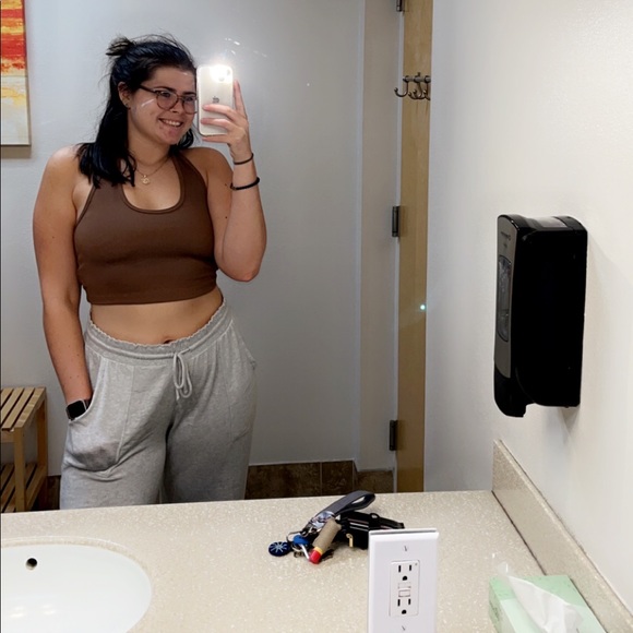 Profile Picture of Rachel Rothwell (@rchlrothwell32) on Poshmark