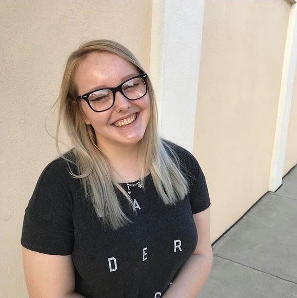 Profile Picture of Ellye Puckett (@iambored00) on Poshmark