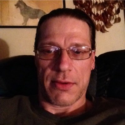 Profile Picture of Robert Knaggs (@robknaggsll) on Twitter