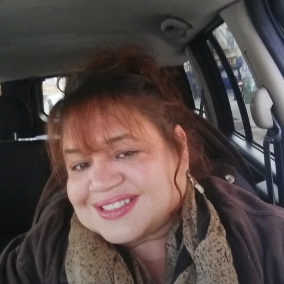 Profile Picture of Lillian Valentin (@lil4cats326) on Poshmark