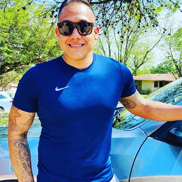 Profile Picture of David Rangel (@rangeldavid85) on Poshmark