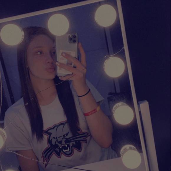 Profile Picture of Makayla Treash (@makaylatreash) on Poshmark