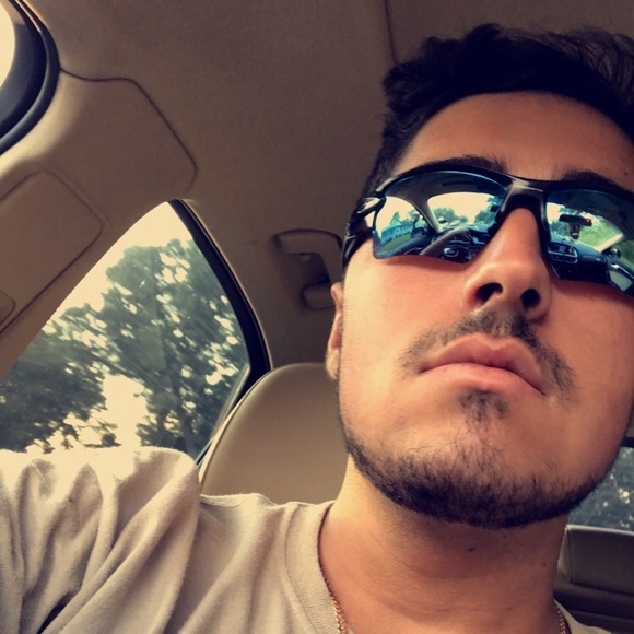 Profile Picture of Johnny Chiusolo (@chiusolojohnny) on Poshmark