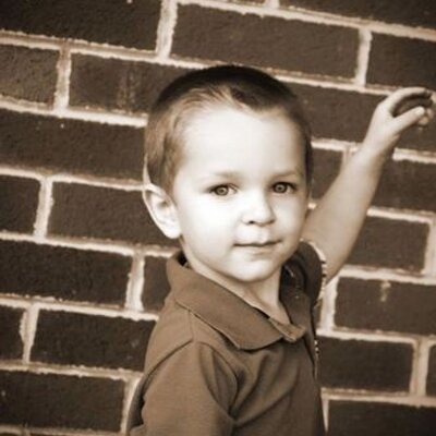 Profile Picture of Tyler Hoffert (@Reakshon1005) on Twitter