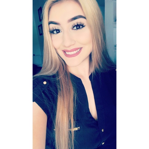 Profile Picture of Cleopetra Lopez (@cleopetralopez) on Poshmark