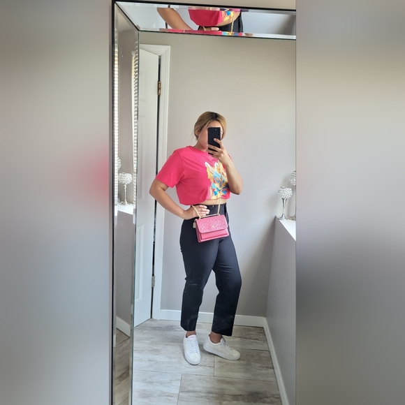 Profile Picture of Cecilia Rodriguez (@ceciliaruiz12) on Poshmark