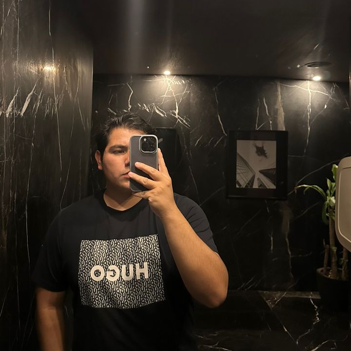Profile Picture of Robert DLT (@robertodlt) on Tiktok