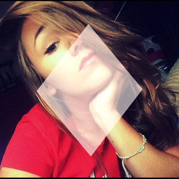 Profile Picture of Renee Sands (@reneesands) on Poshmark