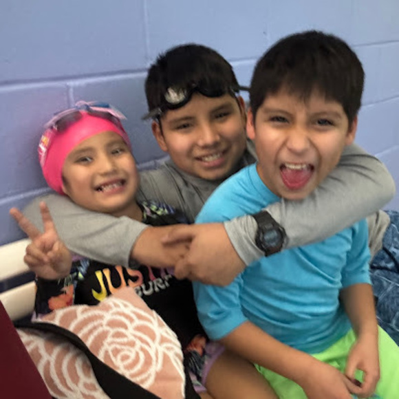 Profile Picture of Adriana Raymondi (@adrianaraymondi) on Poshmark