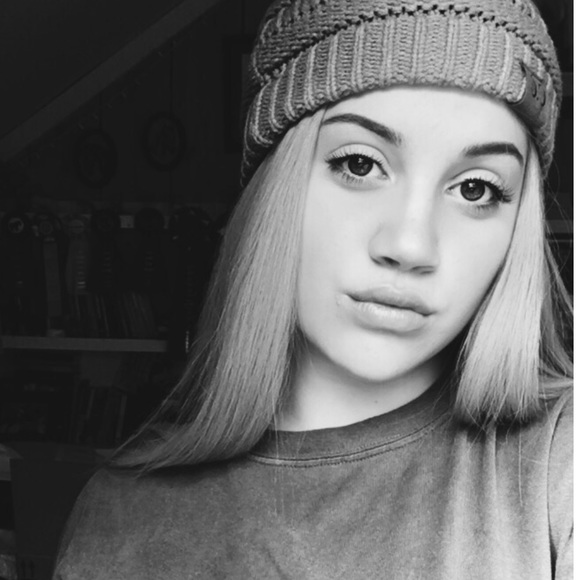 Profile Picture of Isabelle Margaret (@imargaret) on Poshmark