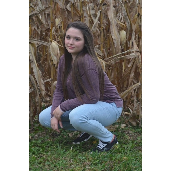Profile Picture of Julia Barnebee (@jul1a_marie) on Poshmark