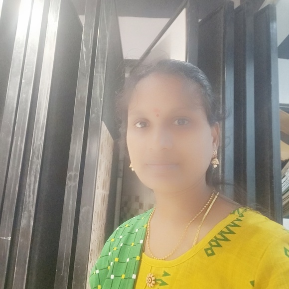 Profile Picture of Lakshmi Mandavilli (@mandlakshmi) on Poshmark