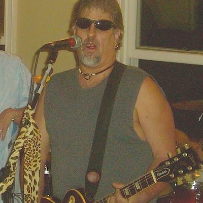 Profile Picture of Steve Scarpa (@GUITARZANSTEVE) on Twitter