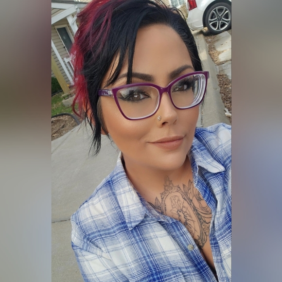 Profile Picture of Alexandrea Erbert (@aerbert) on Poshmark