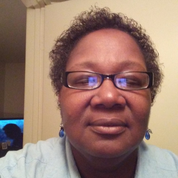 Profile Picture of Sharon Lamkin (@lamkins758) on Poshmark