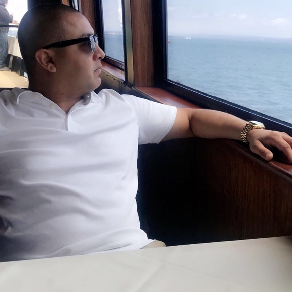 Profile Picture of Lorenzo Gutierrez (@manuelinbmw) on Poshmark