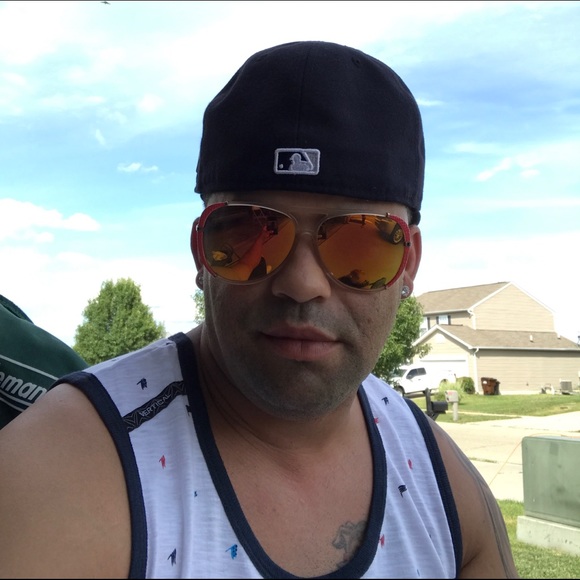 Profile Picture of Edward Pichardo (@edward1116) on Poshmark