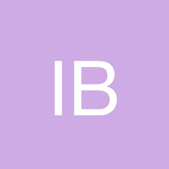 Profile Picture of Iris Bennett (@irisbennett2022) on Poshmark