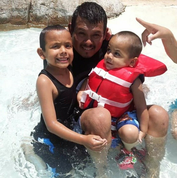 Profile Picture of Jorge Gonzalez (@koke_76) on Poshmark