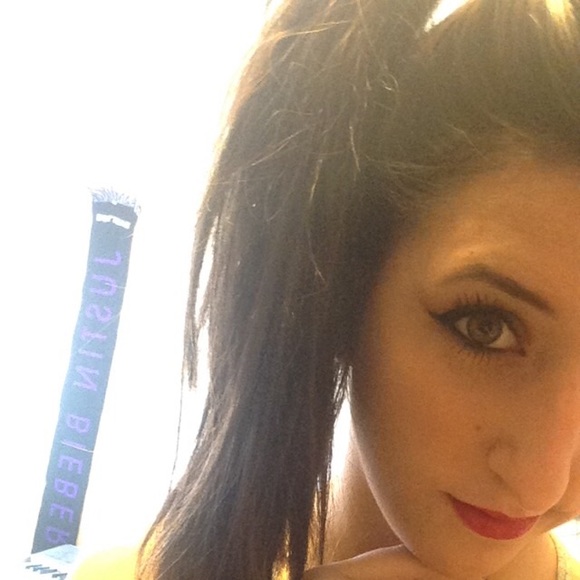 Profile Picture of Britney Moldovan (@britneymoldovan) on Poshmark