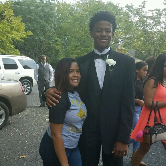 Danielle Worthen - Poshmark Profile Picture of Danielle Worthen (@peachyteachy) on Poshmark