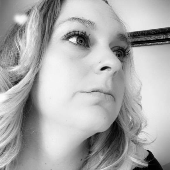 Profile Picture of Janine Franklin (@xxxjanine22xxx) on Poshmark