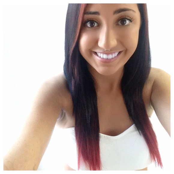 Profile Picture of Andrea Headings (@andiheadings) on Poshmark