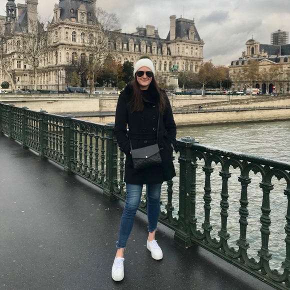 Profile Picture of Becca Blinstrub (@beccablin) on Poshmark