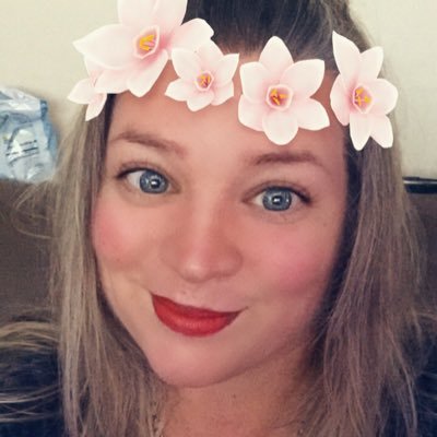 Profile Picture of Artist Kimberly Heil (@ArtistKimHeil) on Twitter