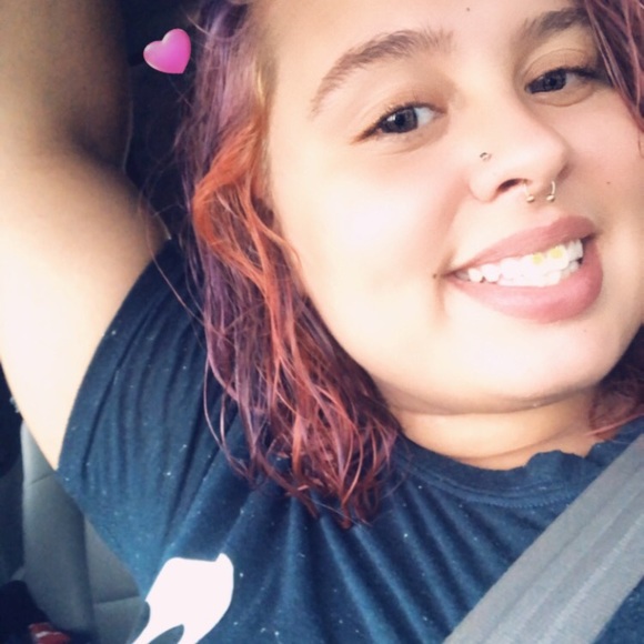 Profile Picture of Aisha Gonzalez (@lovemonkey20) on Poshmark