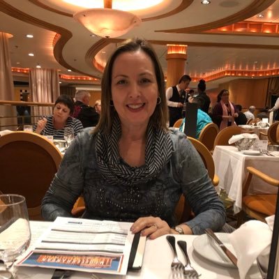 Profile Picture of Myrna Montalvo (@MyrnaMontalvo5) on Twitter