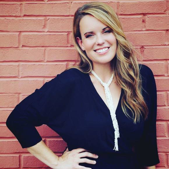 Profile Picture of Jennie Gafvert (@jenniegafvert) on Poshmark