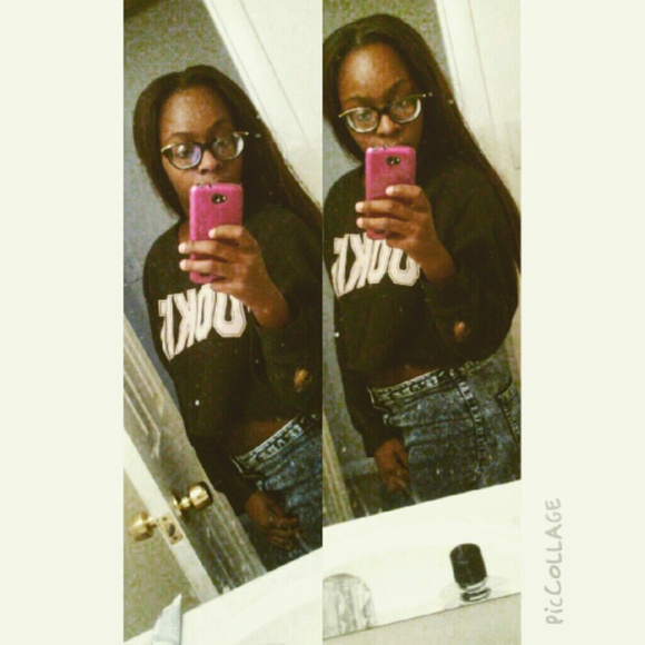 Profile Picture of Asrielle Ross (@asrielleross) on Poshmark