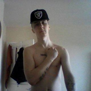 Brandon Thompson - Facebook Profile Picture of Brandon Thompson (@brandonandbentlee) on Facebook