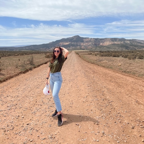 Profile Picture of Violet Violet (@violetzzz) on Poshmark