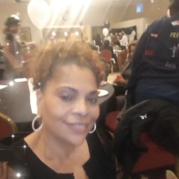 Profile Picture of Rita Goldsberry (@ritadavis956) on Poshmark