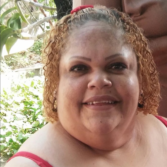 Profile Picture of Luz Alvarez rodriguez (@andresyenid48) on Poshmark