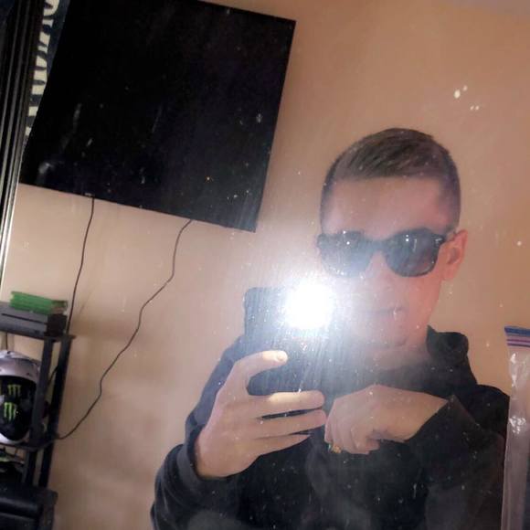 Profile Picture of Tyler Touzin (@tylertouzin) on Poshmark