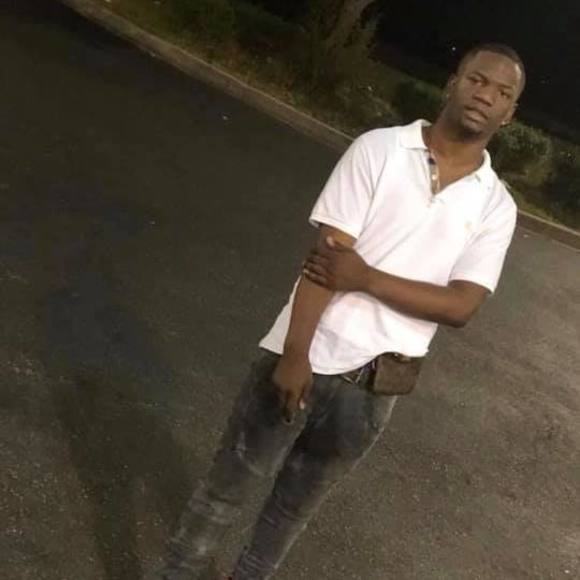 Profile Picture of Adrian Jones (@adrianjones156) on Poshmark