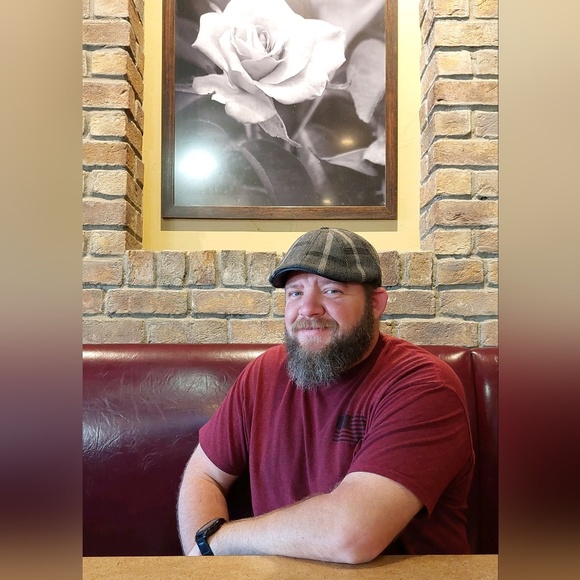 Profile Picture of Sean Bender (@sbchallenger812) on Poshmark