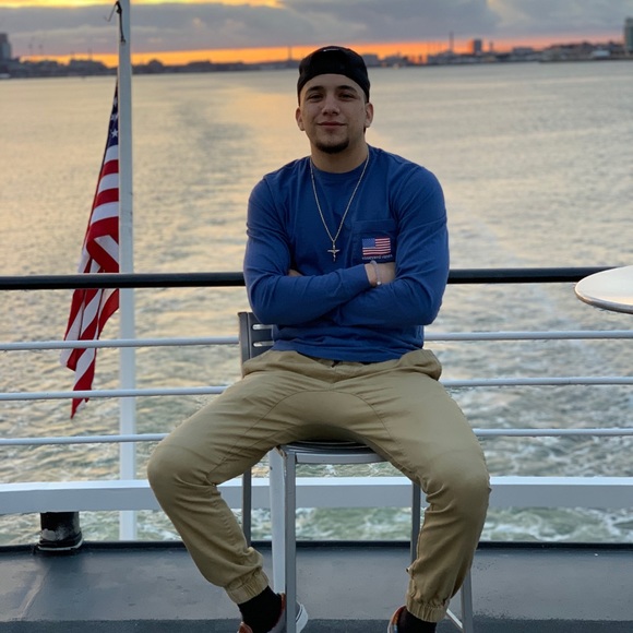 Profile Picture of Andrew Villegas (@aviator18) on Poshmark