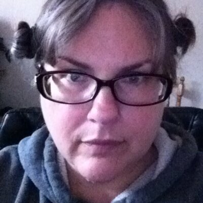 Profile Picture of Momzilla (@lori_mears) on Twitter