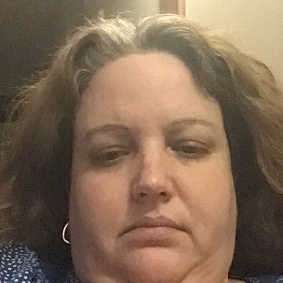 Profile Picture of Catherine Beaubien (@c_beaubien) on Poshmark