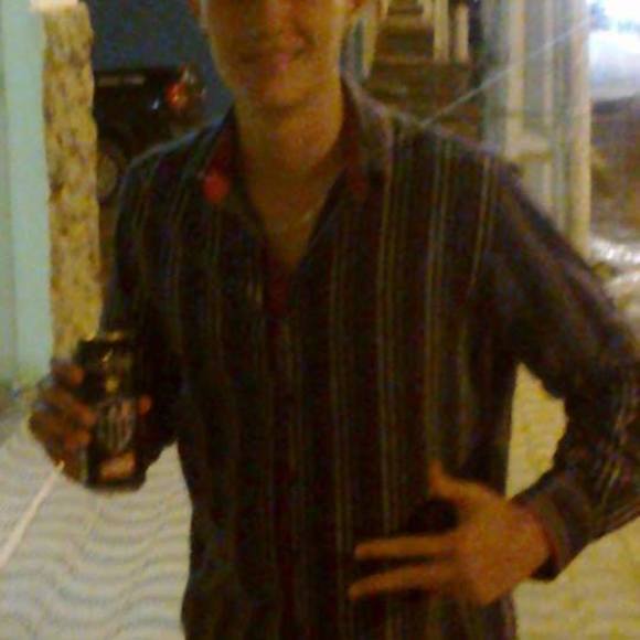 Profile Picture of Raphael Silva (@raphaeloliveira) on Poshmark